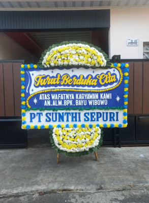 Papan Bunga Duka di Banyuates